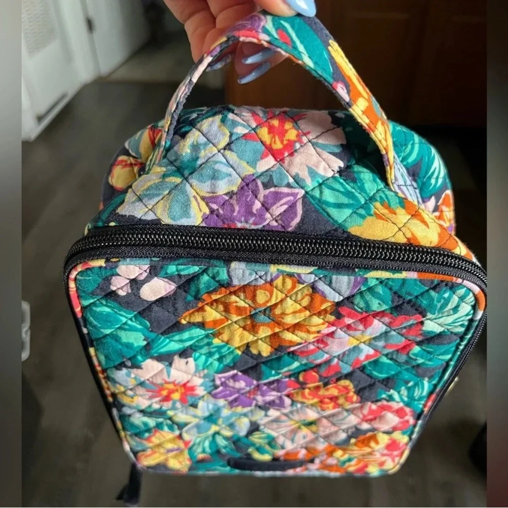 Vera Bradley Quilted Lunch Tote Bag in Happy Blooms